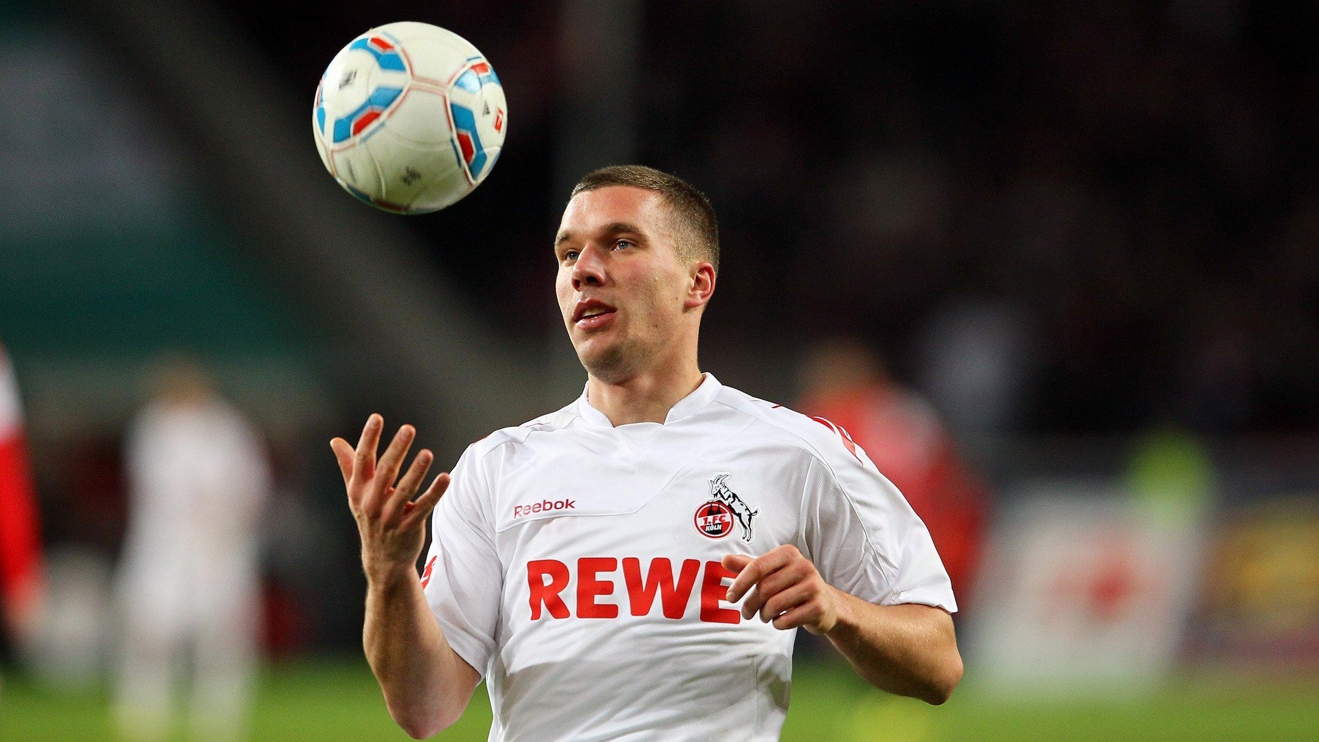 爱游戏体育（AYX）官方APP下载-球员状态神勇，对抗局势紧张刺激，球员状态神勇,对抗局势紧张刺激怎么办